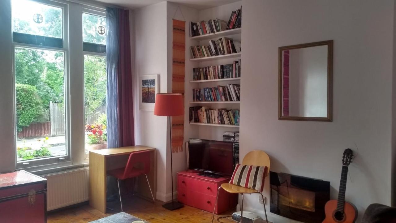 Homey, Warm & Welcoming Room. London Exterior photo